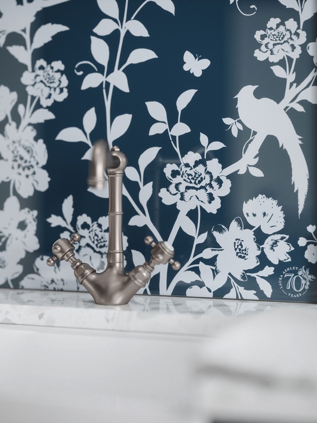 Laura Ashley Oriental Garden Midnight Seaspray - Special Edition